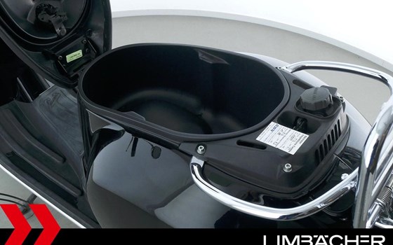 Gebrauchtmotorrad Vespa GTS 300 Super - Bild 20