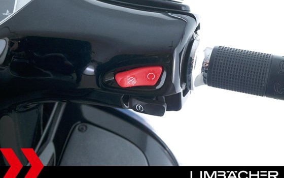 Gebrauchtmotorrad Vespa GTS 300 Super - Bild 22