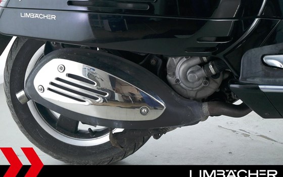 Gebrauchtmotorrad Vespa GTS 300 Super - Bild 24