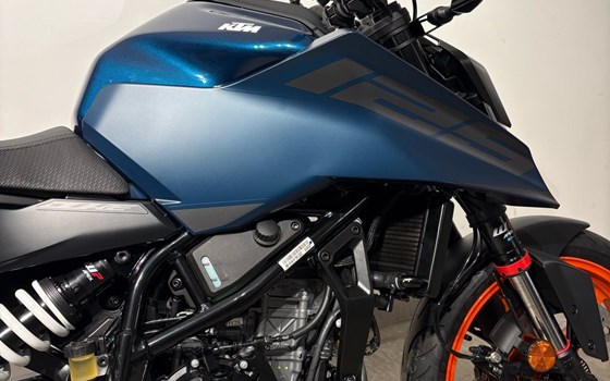 Neufahrzeug KTM 125 Duke - Bild 3