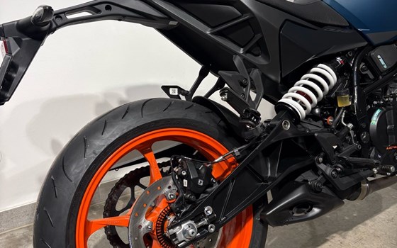 Neufahrzeug KTM 125 Duke - Bild 5