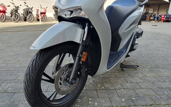 Gebrauchtmotorrad Honda SH125i - Bild 11