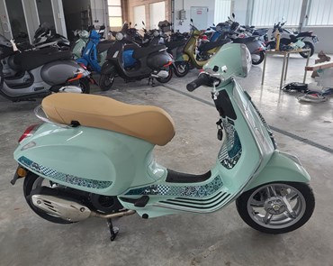 Vespa Primavera 125 Batik