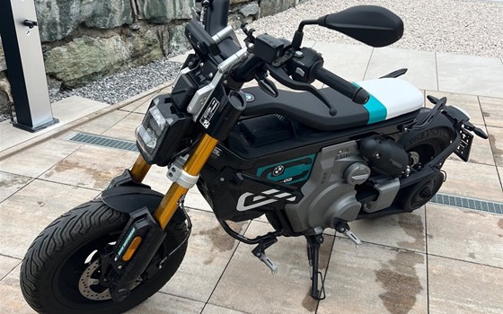 Gebrauchtmotorrad BMW CE 02 11kW - Bild 2