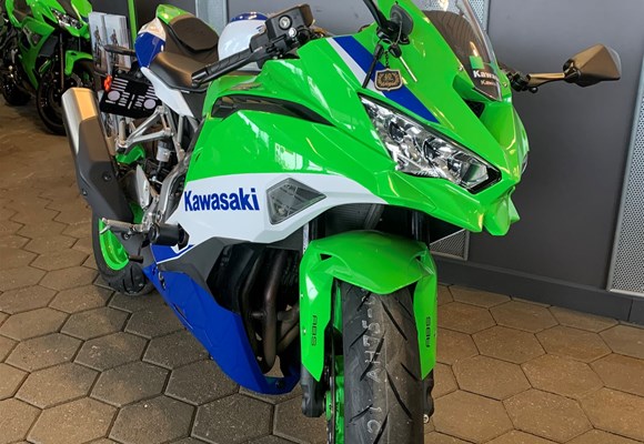 Kawasaki Ninja ZX-4RR 40th Anniversary Edition