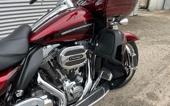 Gebrauchtmotorrad Harley-Davidson CVO Road Glide Ultra FLTRUSE - Bild 3