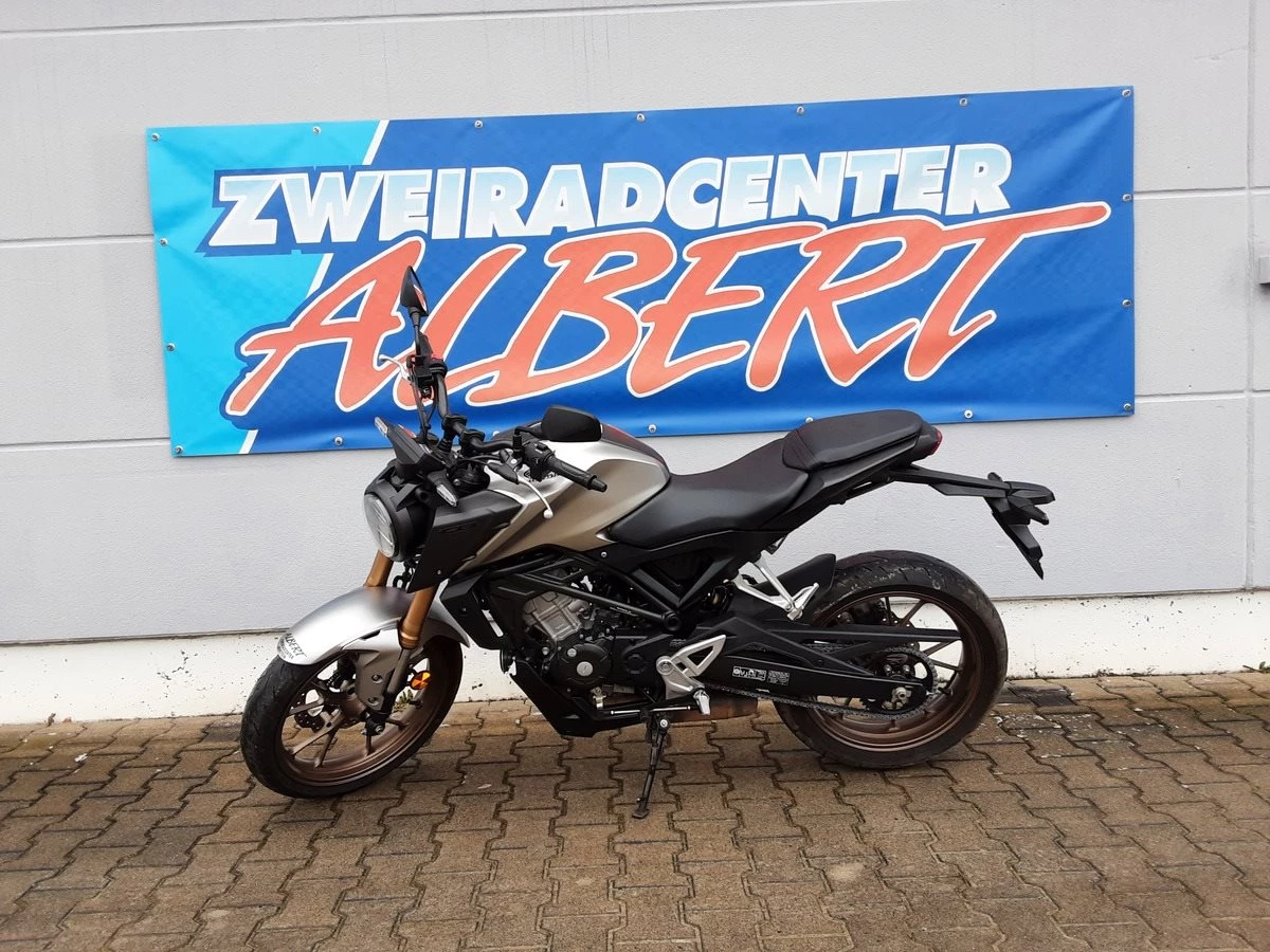 Honda CB125R