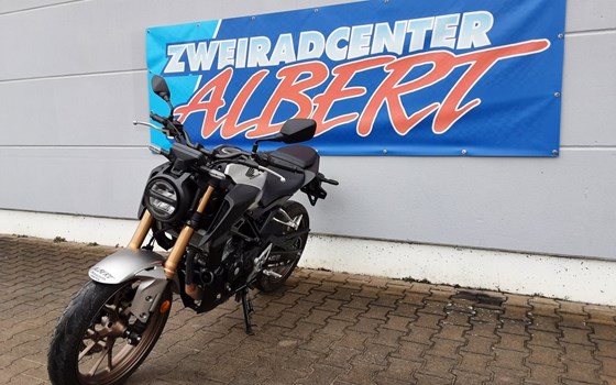 Gebrauchtmotorrad Honda CB125R - Bild 5