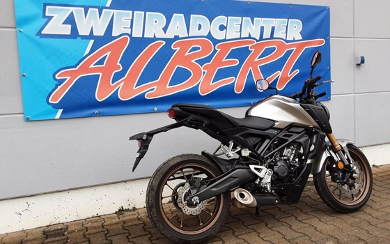 Gebrauchtmotorrad Honda CB125R - Bild 9