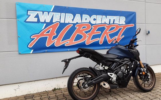 Gebrauchtmotorrad Honda CB125R - Bild 6