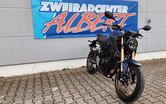 Gebrauchtmotorrad Honda CB125R - Bild 8