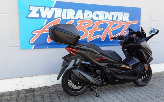 Gebrauchtmotorrad Honda Forza 350 Special Edition - Bild 6