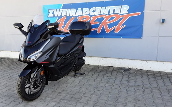 Gebrauchtmotorrad Honda Forza 350 Special Edition - Bild 9