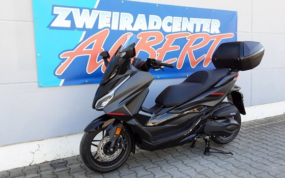 Gebrauchtmotorrad Honda Forza 350 Special Edition - Bild 4