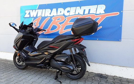 Gebrauchtmotorrad Honda Forza 350 Special Edition - Bild 5