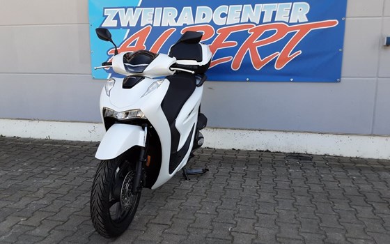 Gebrauchtmotorrad Honda SH125i - Bild 4