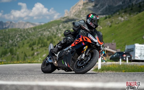 Gebrauchtmotorrad Aprilia Tuono V4 1100 Factory - Bild 2