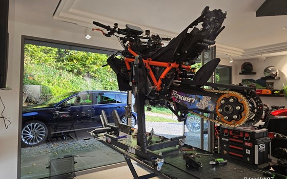 Gebrauchtmotorrad KTM 1390 Super Duke R - Bild 4