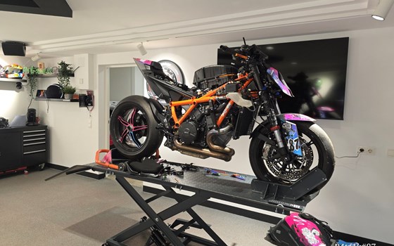 Gebrauchtmotorrad KTM 1390 Super Duke R - Bild 9