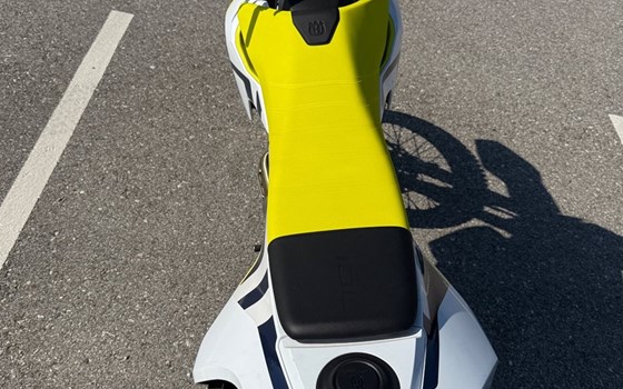 Gebrauchtmotorrad Husqvarna 701 Enduro - Bild 15