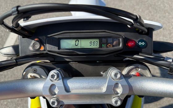 Gebrauchtmotorrad Husqvarna 701 Enduro - Bild 25