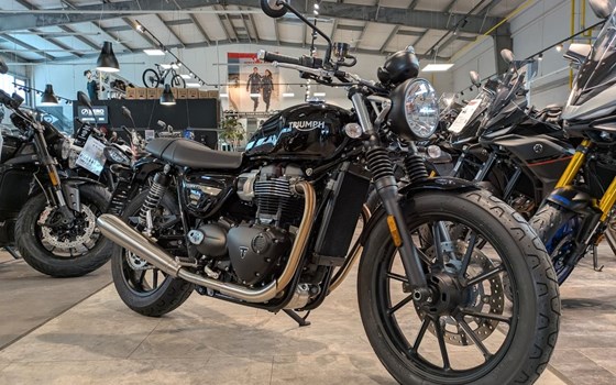 Gebrauchtmotorrad Triumph Street Twin - Bild 2