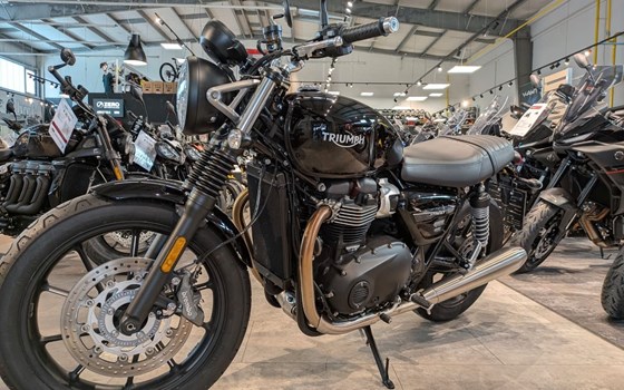 Gebrauchtmotorrad Triumph Street Twin - Bild 5
