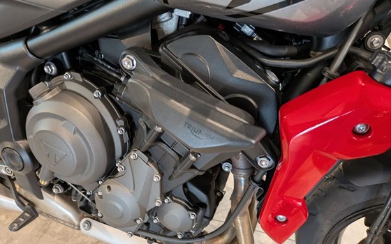 Gebrauchtmotorrad Triumph Trident 660 - Bild 5