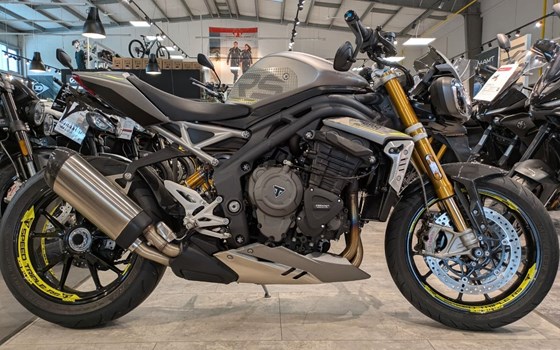 Gebrauchtmotorrad Triumph Speed Triple 1200 RS - Bild 1