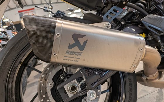 Gebrauchtmotorrad Triumph Speed Triple 1200 RS - Bild 11