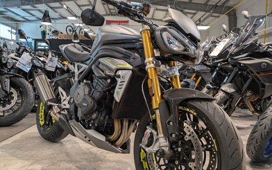 Gebrauchtmotorrad Triumph Speed Triple 1200 RS - Bild 3