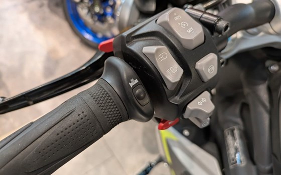 Gebrauchtmotorrad Triumph Speed Triple 1200 RS - Bild 7