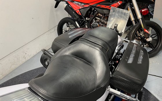 Gebrauchtmotorrad Harley-Davidson Road King Custom FLHRS - Bild 11