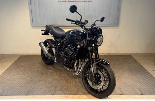 Neumotorrad Kawasaki Z900 RS Black Ball Edition