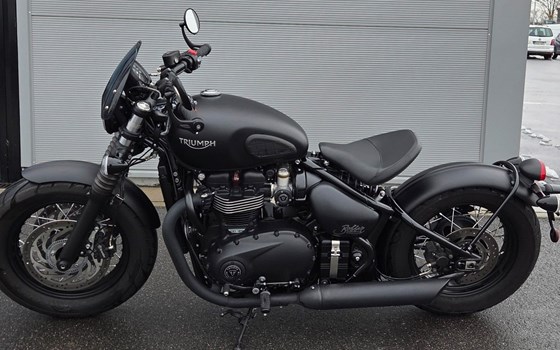 Gebrauchtmotorrad Triumph Bonneville Bobber Black - Bild 1
