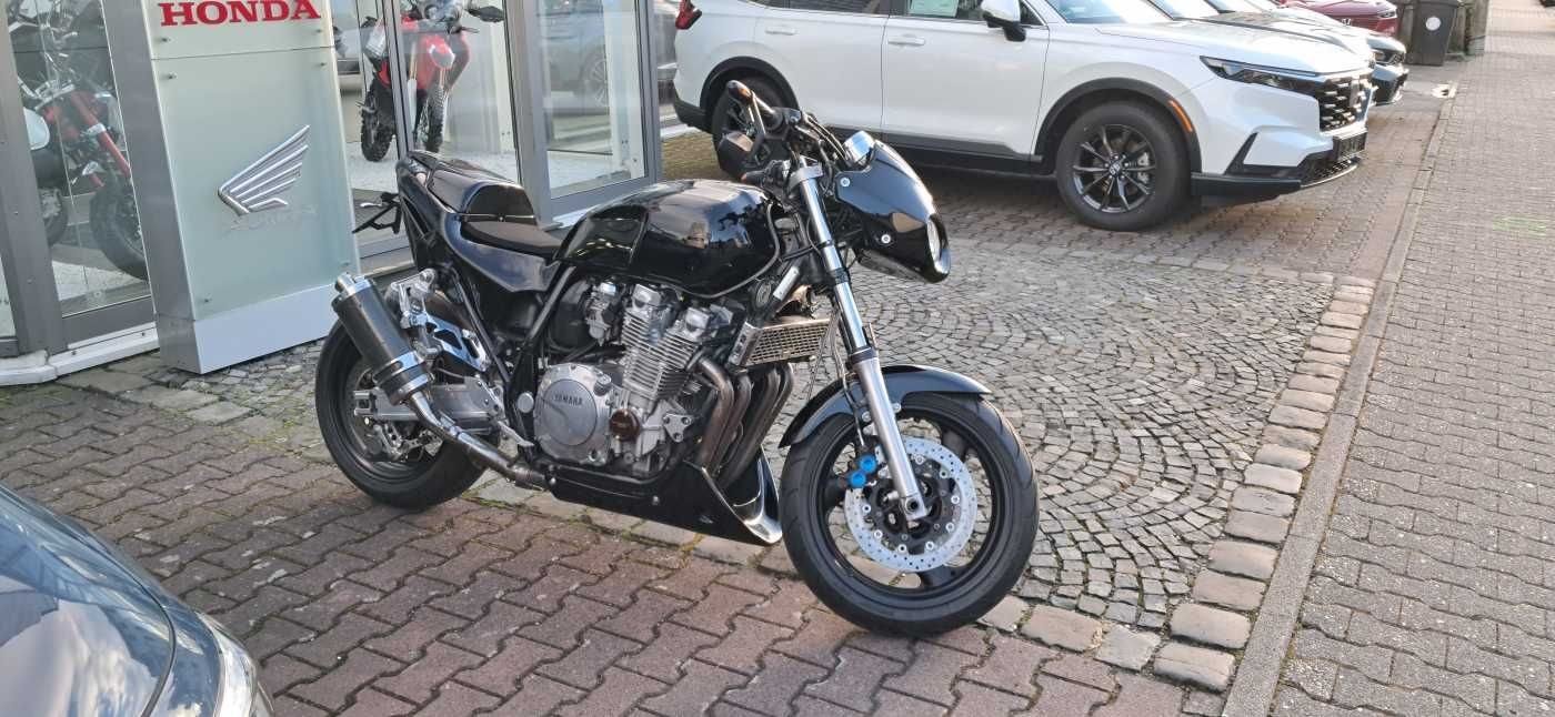 Yamaha XJR 1300