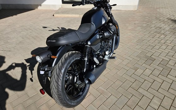 Neufahrzeug Moto Guzzi V7 Stone - Bild 12