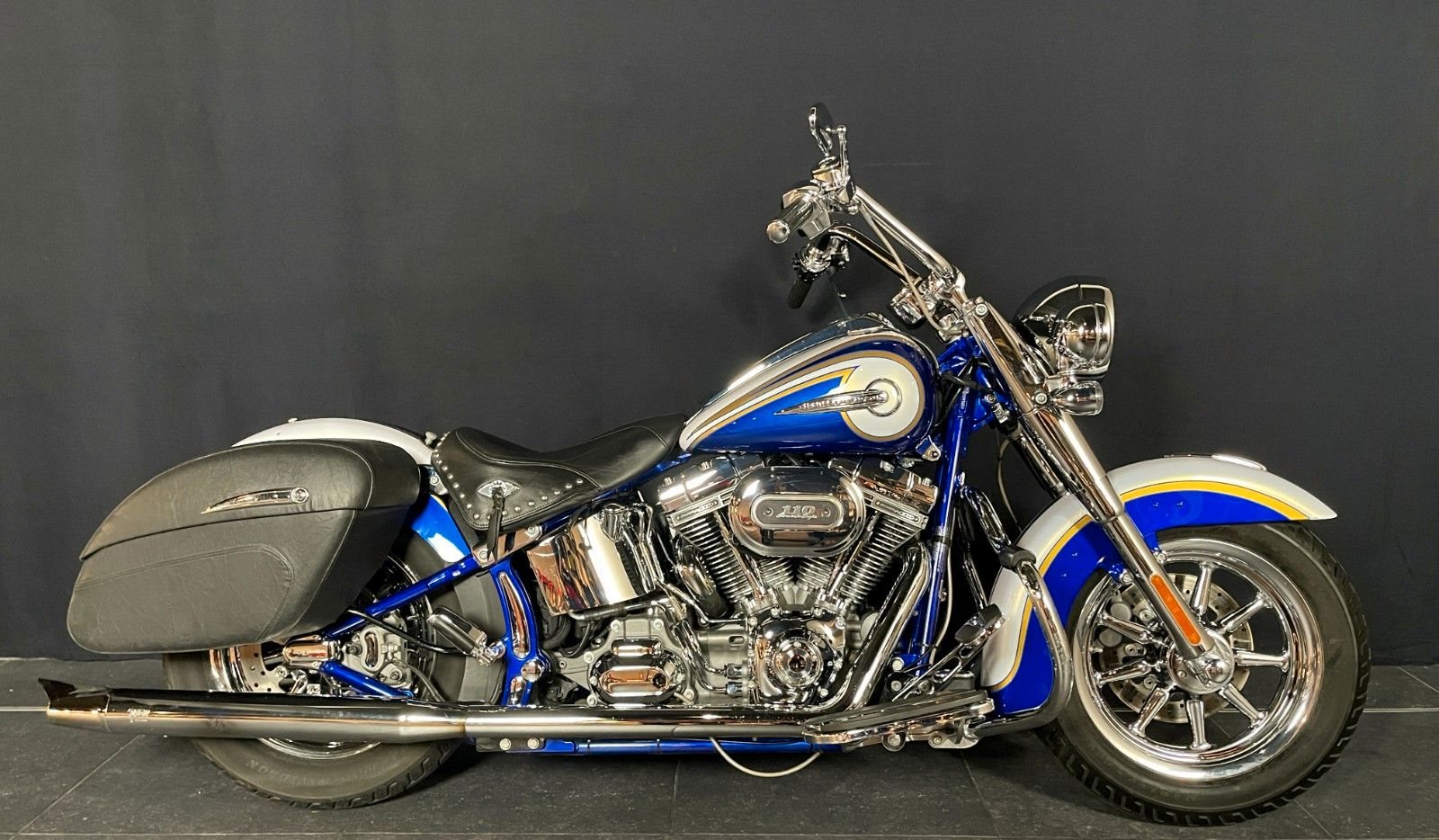 Harley-Davidson Softail Deluxe FLDE 