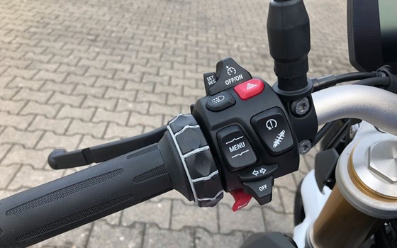 Gebrauchtmotorrad BMW F 900 R - Bild 18