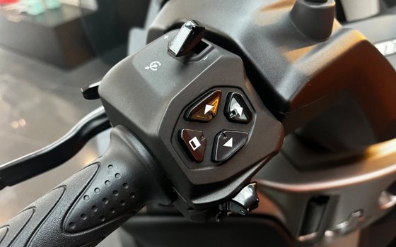 Gebrauchtmotorrad Piaggio MP3 530 HPE Exclusive - Bild 4