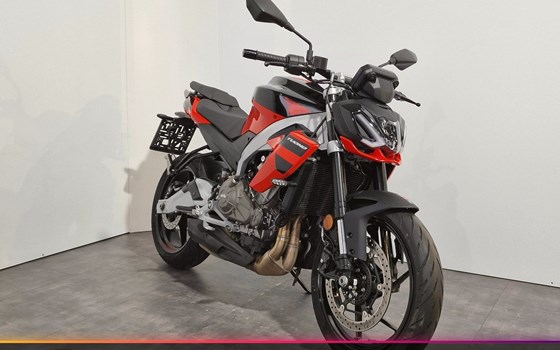 Gebrauchtmotorrad Aprilia Tuono 457 - Bild 1