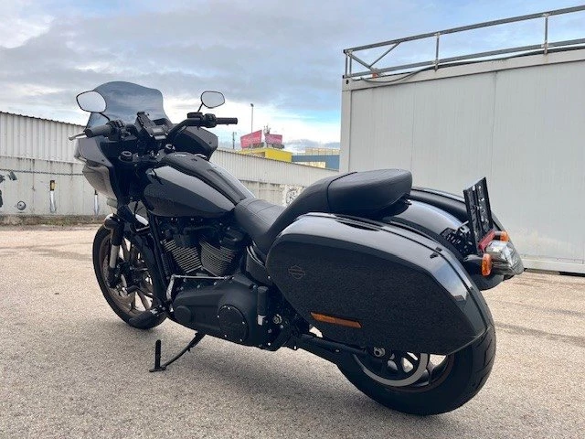 Harley-Davidson Softail Low Rider ST (Vivid Black) - Bild 10