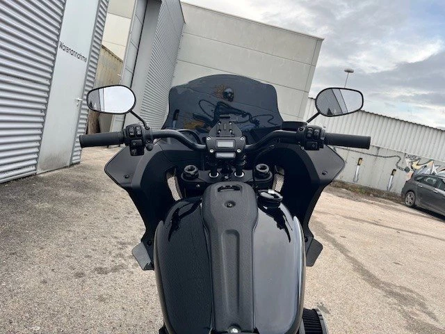 Harley-Davidson Softail Low Rider ST (Vivid Black) - Bild 13