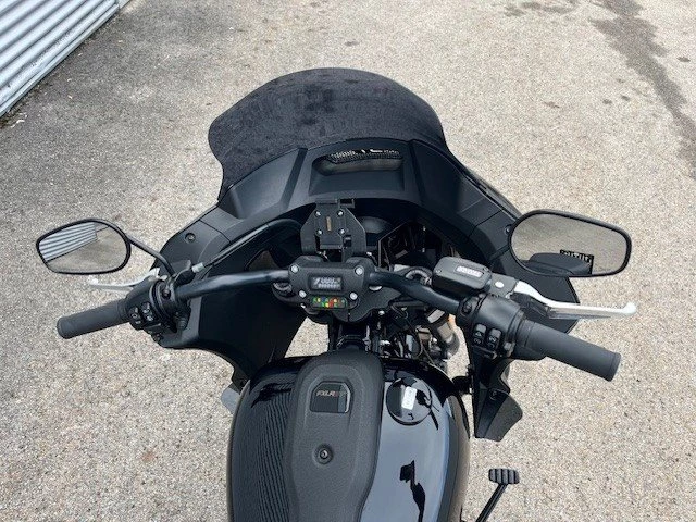 Harley-Davidson Softail Low Rider ST (Vivid Black) - Bild 14