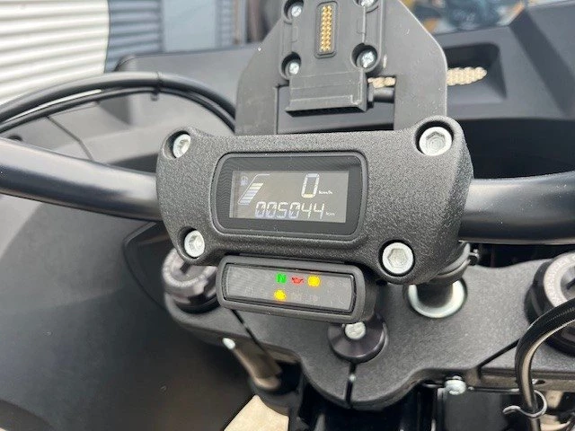 Harley-Davidson Softail Low Rider ST (Vivid Black) - Bild 15