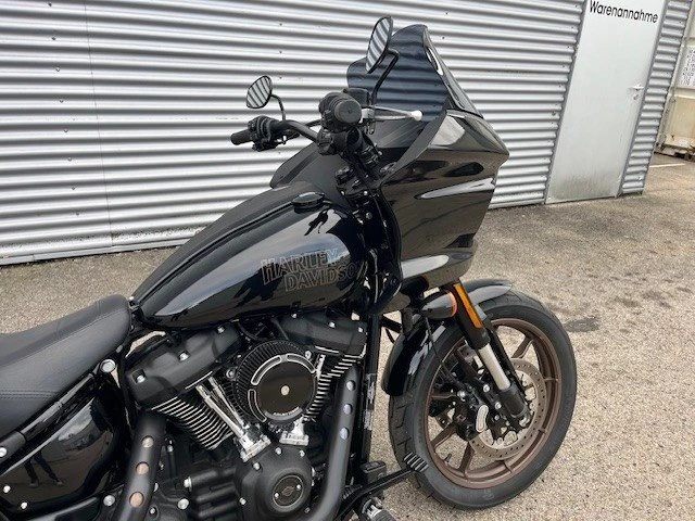 Harley-Davidson Softail Low Rider ST (Vivid Black) - Bild 3