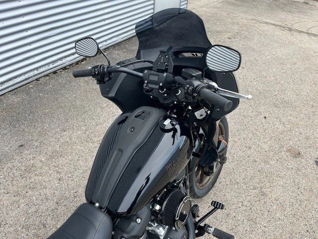 Harley-Davidson Softail Low Rider ST (Vivid Black) - Bild 5