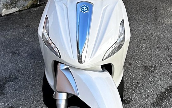 Gebrauchtmotorrad Piaggio Beverly 300 i.e. - Bild 4