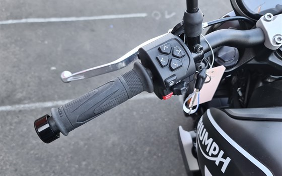 Gebrauchtmotorrad Triumph Trident 660 - Bild 8