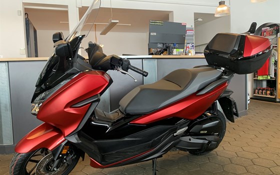 Gebrauchtmotorrad Honda Forza 125 - Bild 3